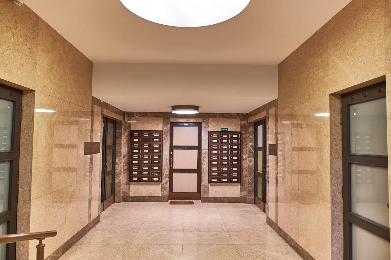 Exclusive Riverside Apartment In The Heart Of プラハ エクステリア 写真